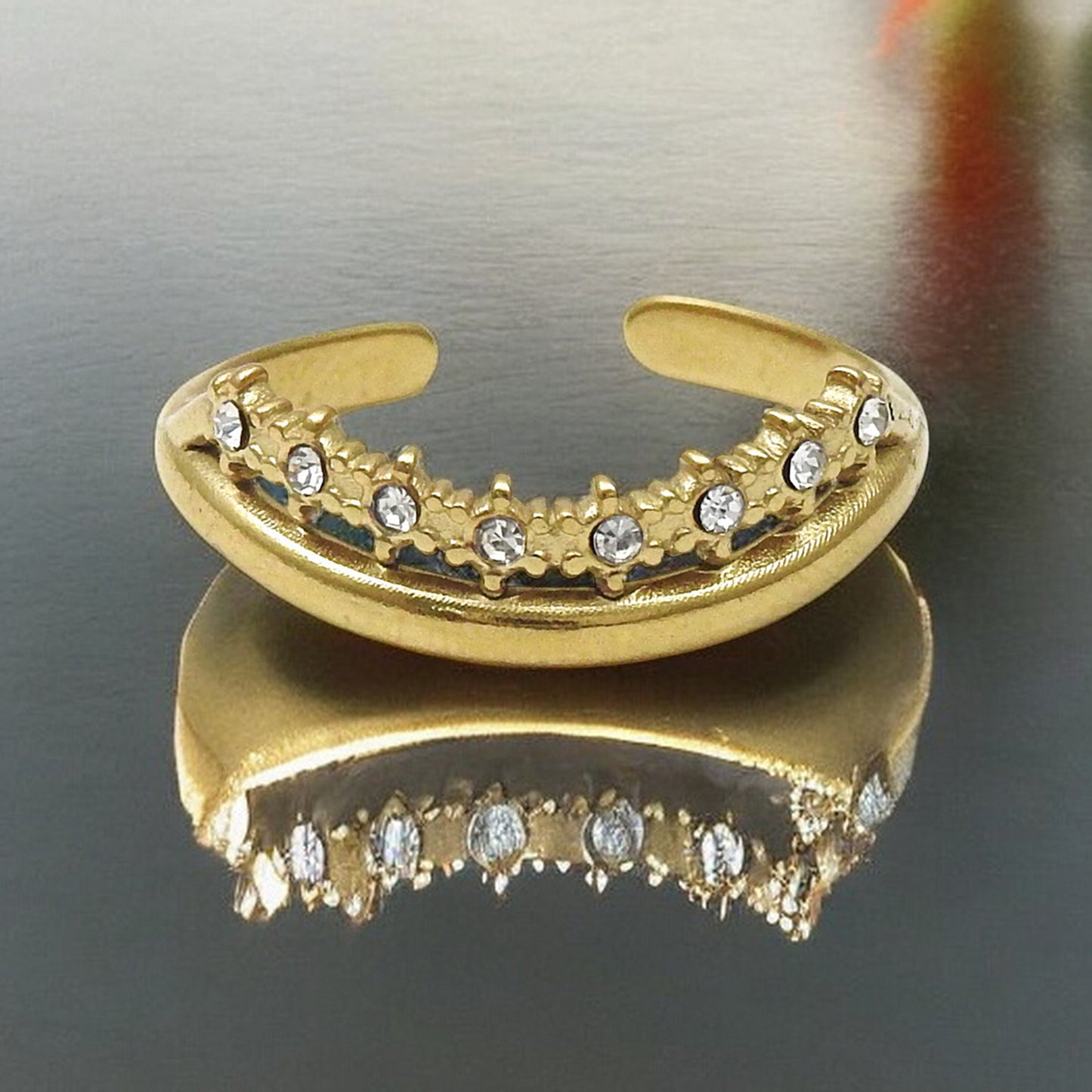 CZ-Studded Tiara Wave Finger Ring
