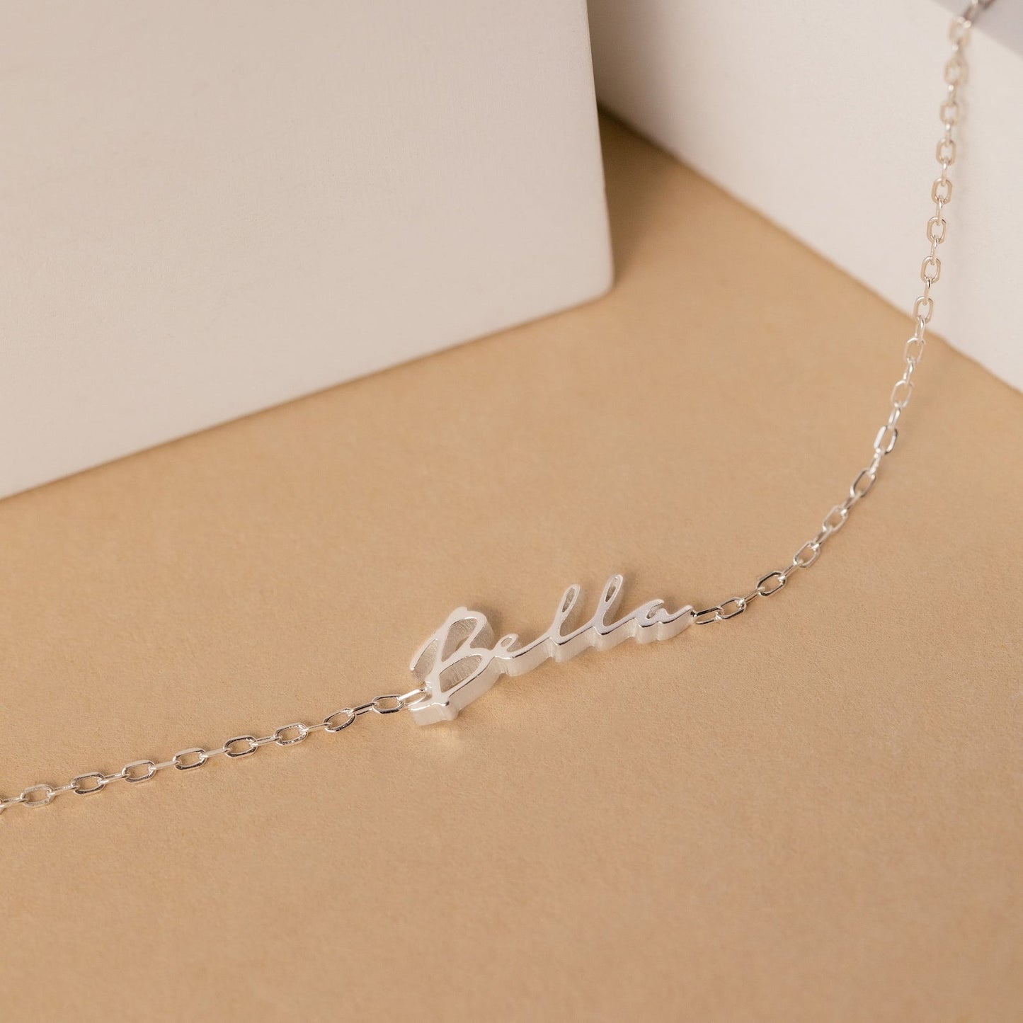 Venice Tiny Name Bracelet